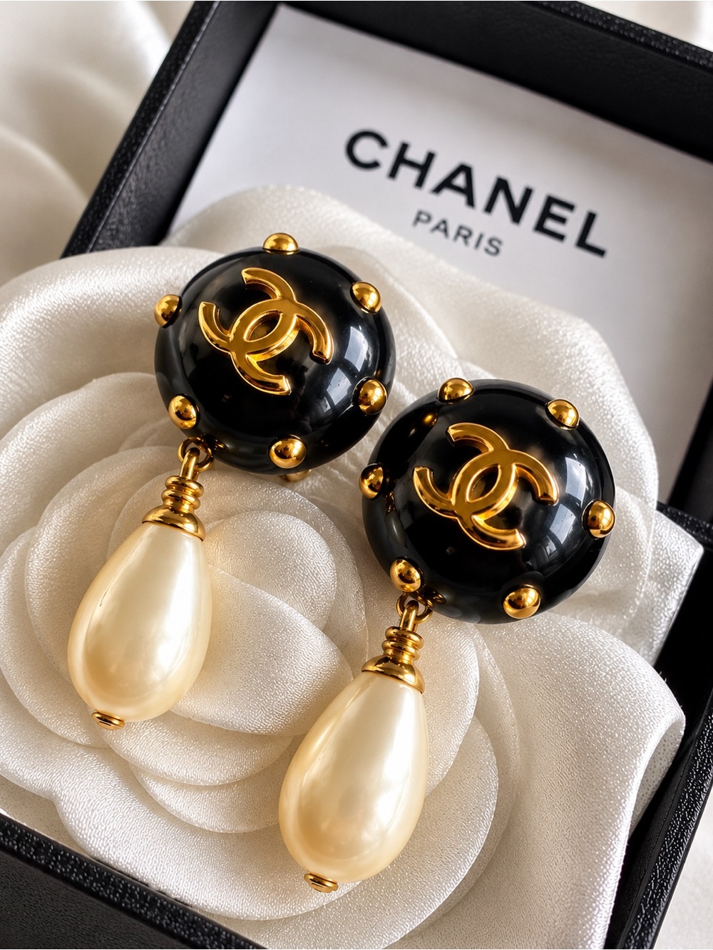 Vintage CHANEL 1996 Cruise Collection (96C) CC Logo Black Studded Teardrop Pearl
